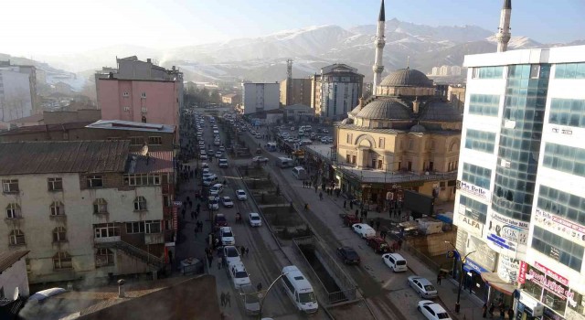 Yüksekovada esnaf artan kiralara tepki gösterdi