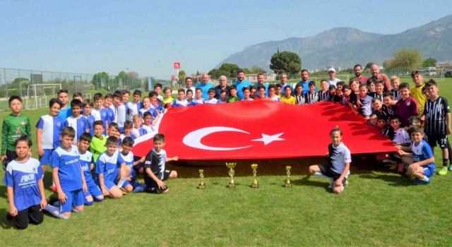 Yunusemrede 23 Nisan Futbol Turnuvası düzenlendi
