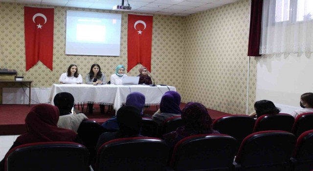 Yurt arkadaşlarına şiddetle mücadeleyi anlattılar