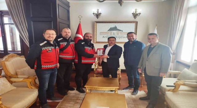 Zafer Motosiklet Kulübü Derneğinden Vali Çiçeke ziyaret