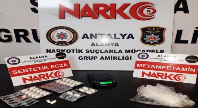 Zehir taciri satış yaptığı sırada yakalandı