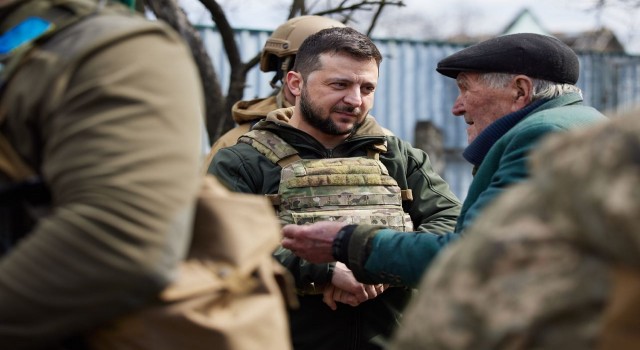 Ukrayna Devlet Başkanı Zelenskiy: "Tahliyeler konusunda Türkiye ile görüşüyoruz"