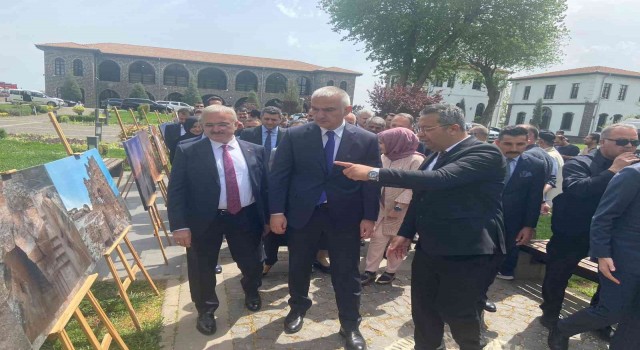 Zerzevan Kalesinde arkeolojik kazılar ile ortaya çıkarılan eserler ilk defa ziyarete açıldı