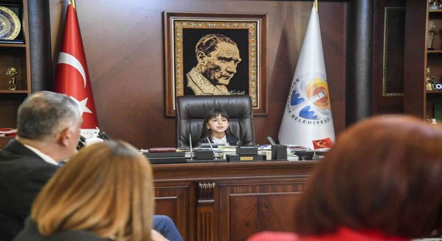 Zeydan Karalar makamını küçük Melise bıraktı