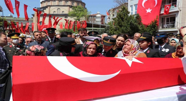 Zonguldak şehidine ağladı, binlerce kişi tören alanına koştu
