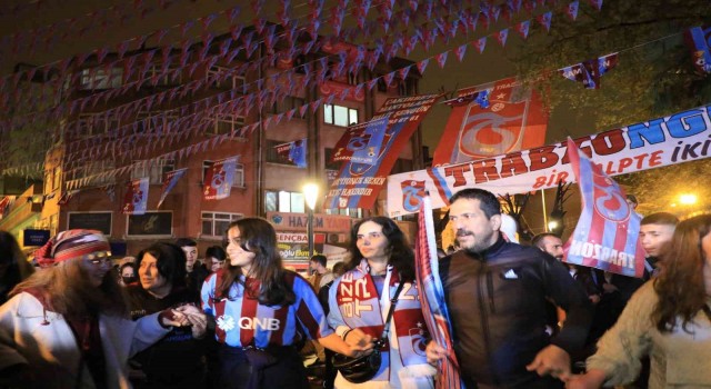 Zonguldaklılar Trabzonsporun şampiyonluğunu kutladı