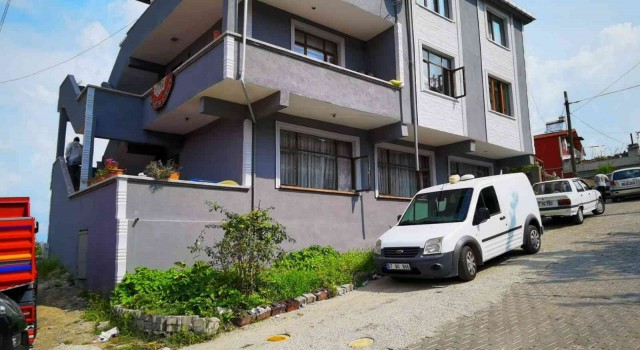 Zonguldakta oğluna kızan baba eşini ve gelinini yaraladı