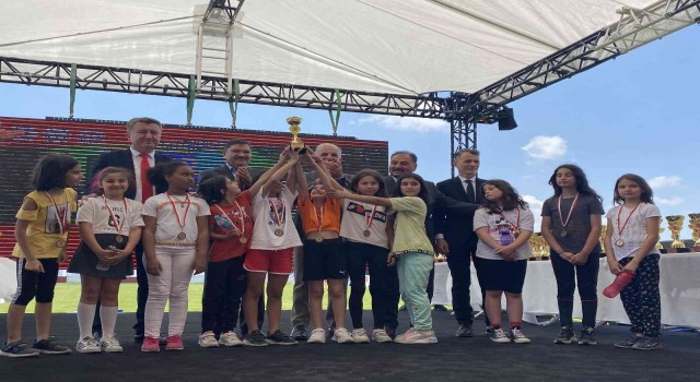 14. Geleneksel Ümraniye Spor Oyunlarında ödüller sahiplerini buldu
