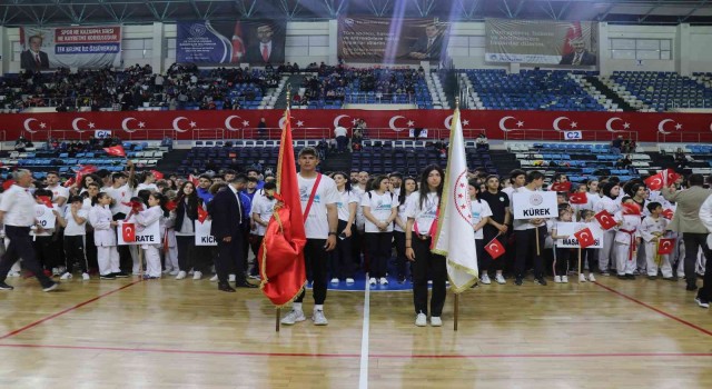 19 Mayıs Sakaryada coşkuyla kutlandı, gösteriler büyük alkış aldı
