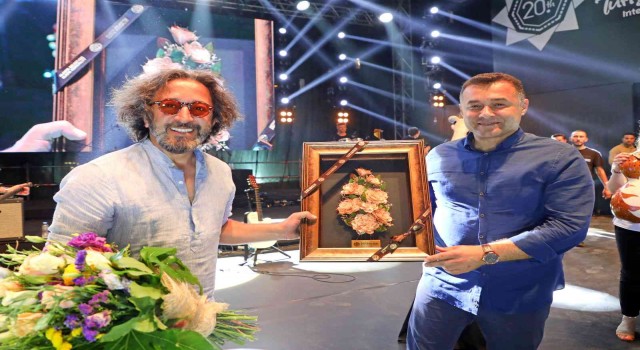 20. Alanya Uluslararası Turizm ve Sanat Festivalinde Fettah Can konseri