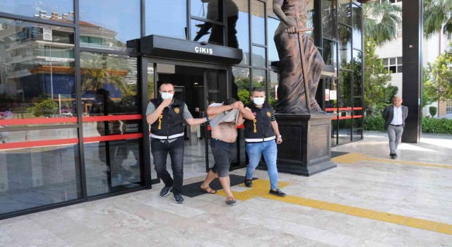 26 yıl hapis cezası ile aranan şüpheli Alanyada yakalandı