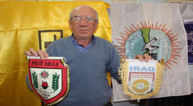 37 yıldır bayrak ve flama biriktiriyor