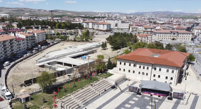 4 Eylül Meydanı 4 Eylülde hizmete açılacak