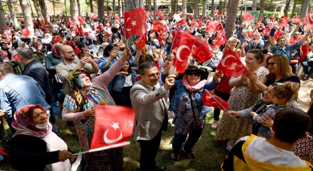 6 bin kadın Anneler Gününü kutladı