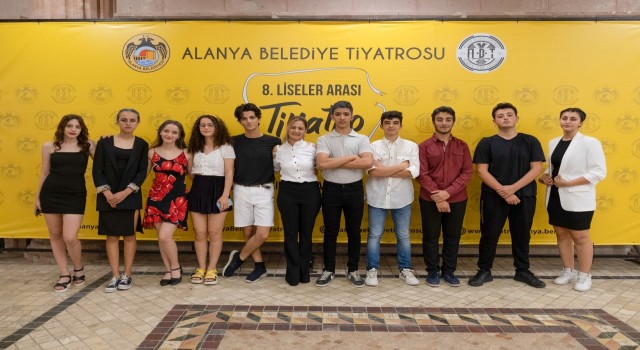 8. liseler arası tiyatro şenliği kapılarını açtı