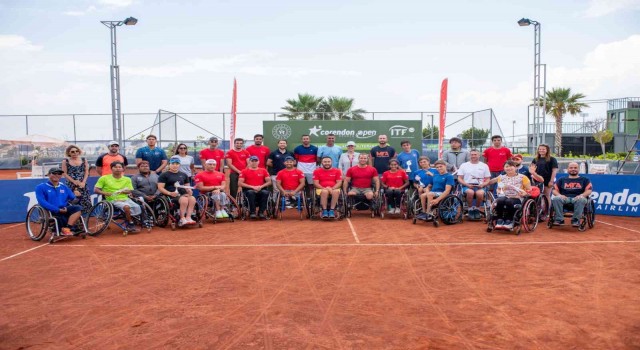 85 tekerlekli sandalye tenisçisi Antalyada kıyasıya mücadele etti