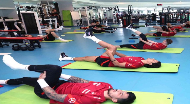 A Milli Futbol Takımı, sabah çalışmasıyla hazırlıklarını sürdürdü