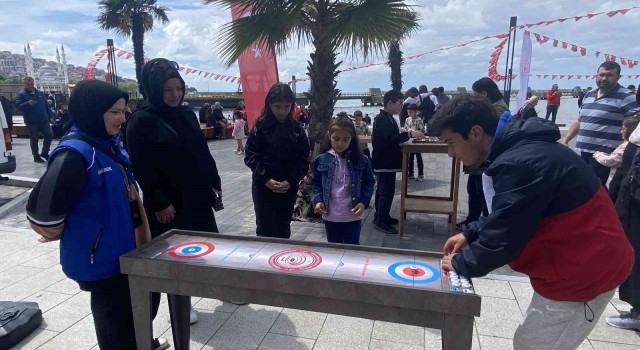 Açık hava konserine yoğun ilgi