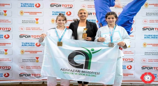 Adapazarı Belediyesi sporcularından bir şampiyonluk daha