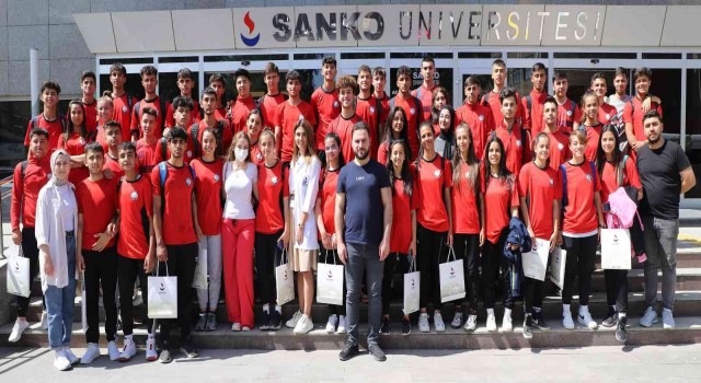 Adil Sani Konukoğlu Spor Lisesi öğrencileri SANKOda