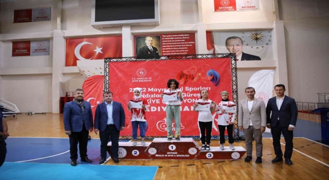 Adıyamanda Bilek Güreşi Türkiye Şampiyonası yapılıyor