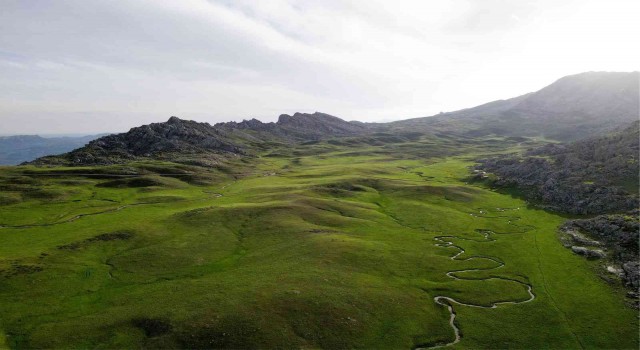 Adıyamanın saklı güzelliklerinden Abacığ menderesleri güzelliğiyle mest ediyor