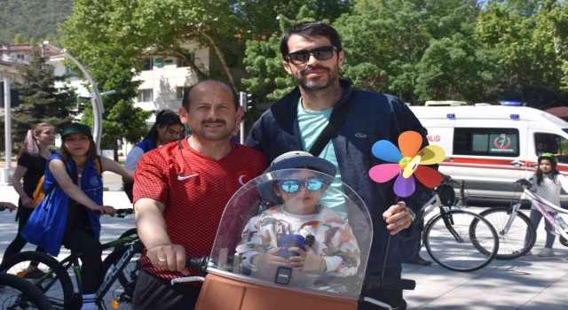 Afyonkarahisarda sağlık için pedal çevirdiler