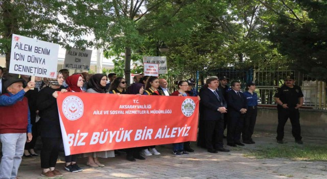 Aile Haftasında “Biz büyük bir aileyiz” yürüyüşü