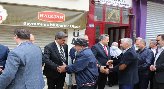 AK Parti Karabük teşkilatı bayramlaştı