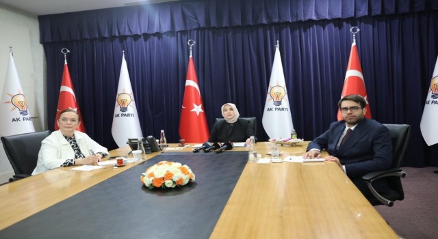 AK Partide siyasi partiler arası bayramlaşma video telekonferans yöntemiyle gerçekleşti