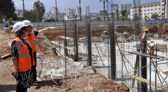 AK Partili Yılmaz, Müftülük Külliyesi inşaatında incelemelerde bulundu