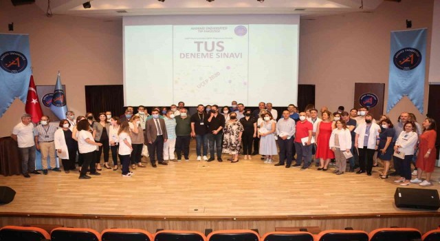 Akdeniz Üniversitesi Tıp Fakültesinde TUS deneme sınavı uygulaması