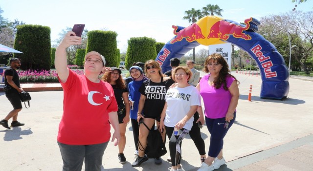 Akdeniz Üniversitesinde bin 919 metrelik parkurda anlamlı koşu