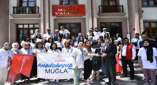 Aksaraylı öğrenciler tarihi ve turistik ilçeleri gezdi