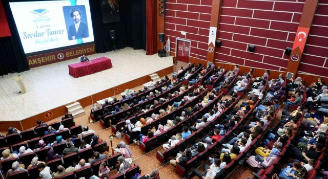 Akşehirde Serdar Tuncerle muhabbet ve şiir dolu gece
