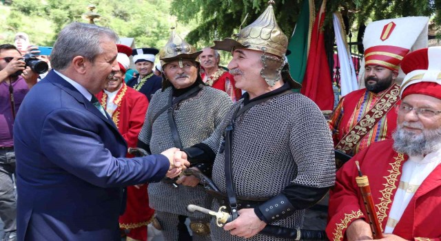 Akşemseddin Hazretleri anmasına binlerce kişi katıldı