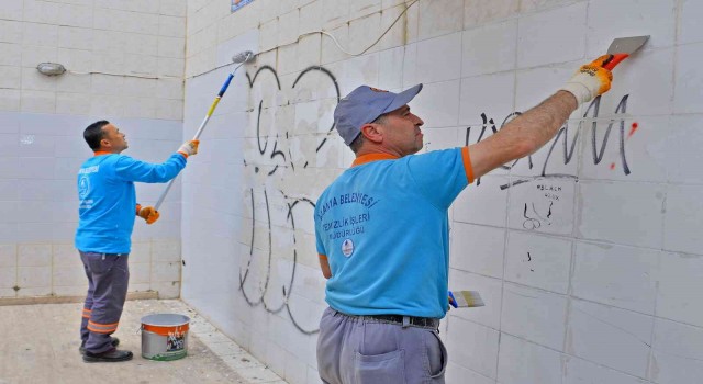 Alanyada alt geçitler temizleniyor