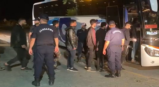 Alanyada yakalanan 36 kaçak göçmen İl Göç İdaresi Müdürlüğüne gönderildi