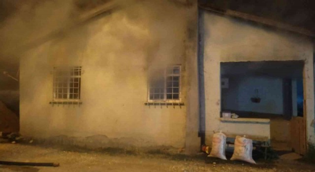 Alevlere teslim olan caminin lojmanı kullanılamaz hale geldi