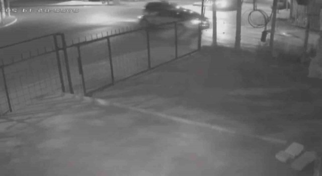 Alkollü sürücü frene basmayınca iki aracı biçti; o anlar kameraya yansıdı