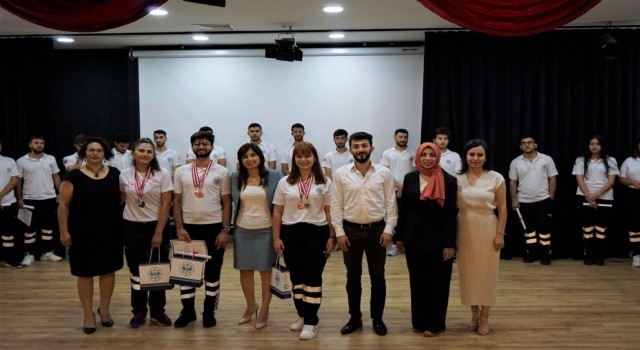 ALKÜlü paramedikler ilk yeminlerini etti