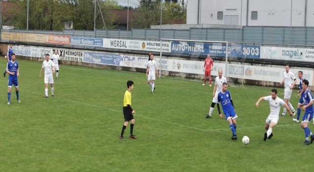 Almanyada 13 yaşındaki Türk genci futbol hakemi oldu