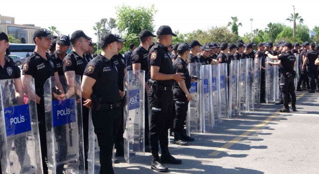 Alpaslan Kuytul, işadamı Koray Sarısaçlının kaçırılması, hürriyetten tahdit, gasp, adam yaralamaya azmettirmek suçlamaları ile gözaltına alındı