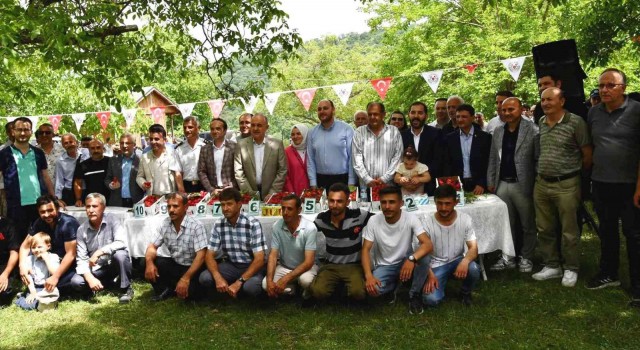 Altınovada çilek tadında festival