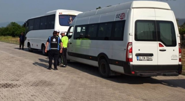 Altınovada servis araçları denetlendi