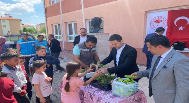 Altıntaşta Bir fide bir can projesi