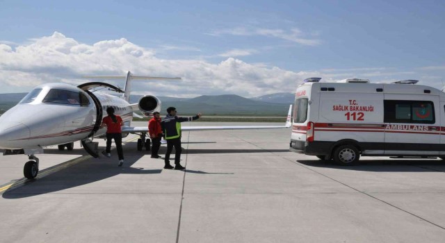 Ambulans uçak kalp hastası bebek için havalandı