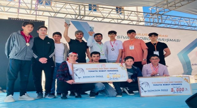 Anadolu İmam Hatip Lisesinden Uluslararası Robot Yarışmasında çifte zafer
