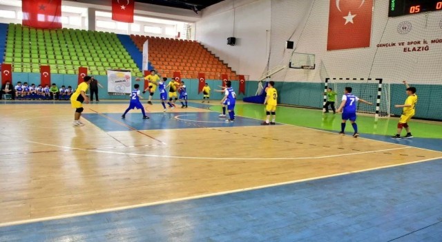 Analig hentbol grup müsabakaları Elazığda