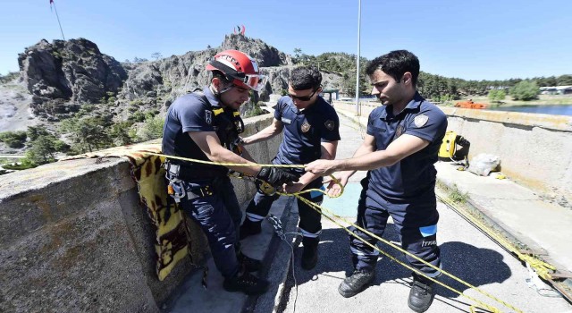 Ankara İtfaiyesinden gerçeğini aratmayan arama kurtarma tatbikatı